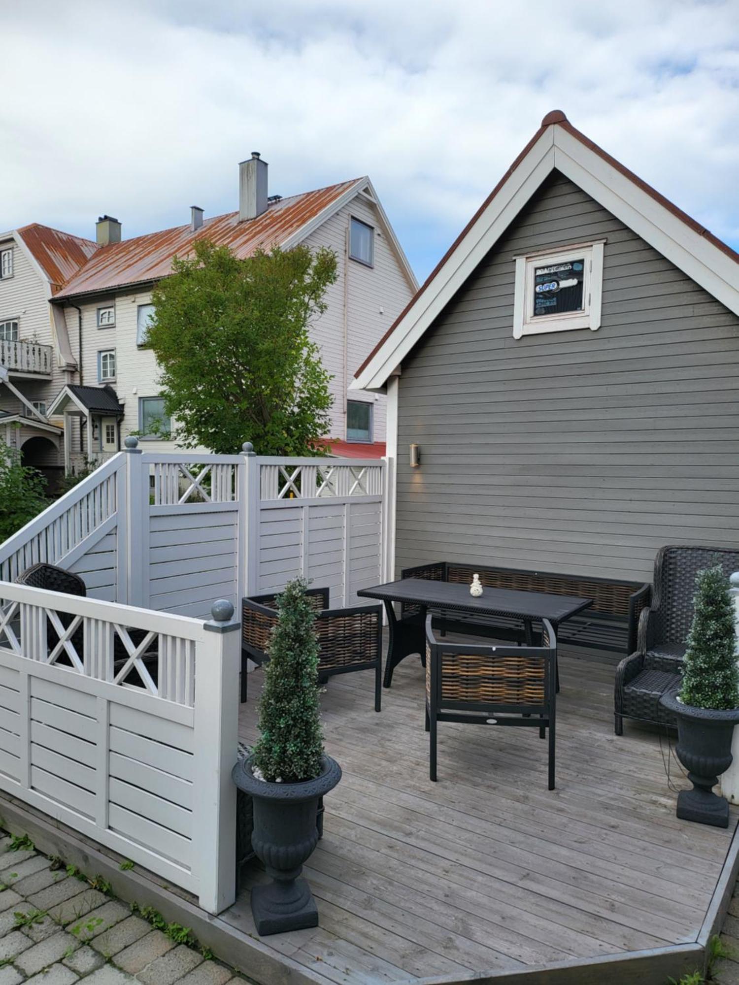 Cozy Small For 2 In The Center Of Free Parking And Fast Internet Campsite Narvik
